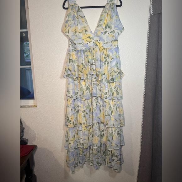 New Look Dresses & Skirts - Floral Tiered V-Neck Maxi Dress in Yellow & Light Blue
